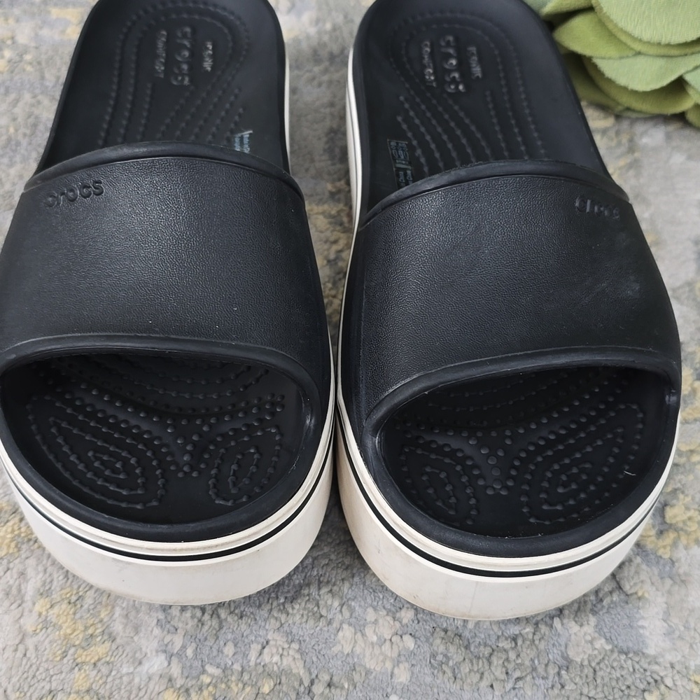 Crocs band Round Toe Platform Slides - Picture 3 of 11